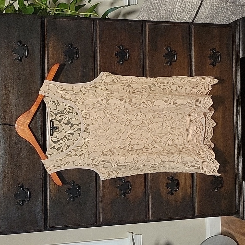 Cable & Gauge Lace Sleeveless Top